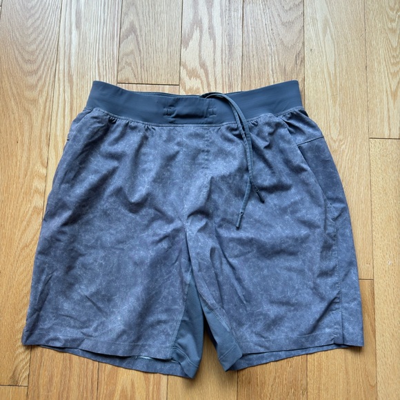 Lululemon THE Short Black Marble Print (M) - Picture 1 of 4